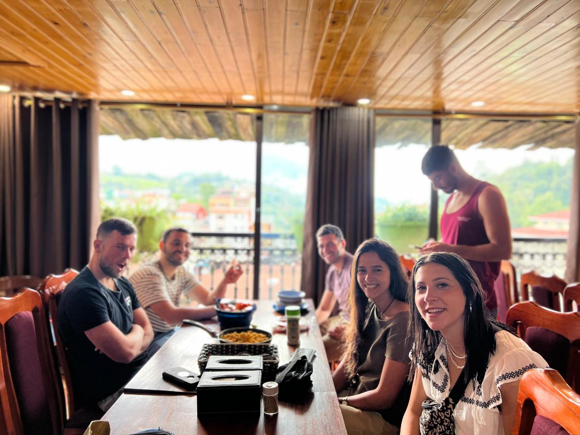 Sapa Full House Hotel ภายนอก รูปภาพ